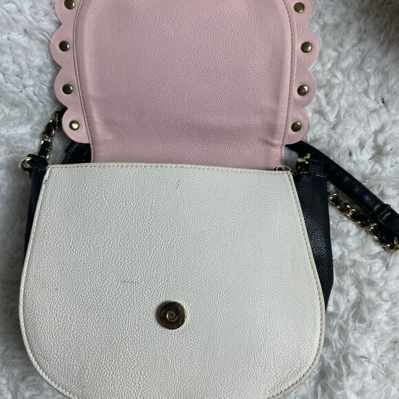Betsey Johnson tricolor Crossbody bag Pink,beige & Black gold tone hearts accent - Picture 8 of 15